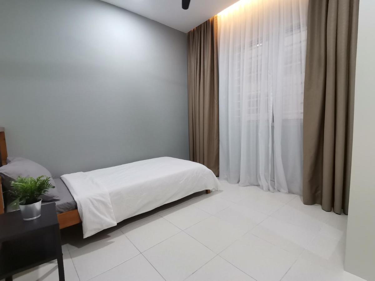 Rumah Sarah Semenyih Exterior foto